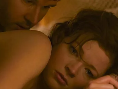3 jongens maken een groep en neuken een tienermeisje nieuwe sexfilmpjes