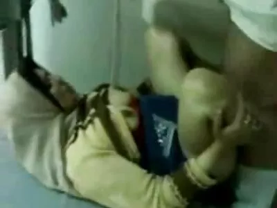 Tedere tiener masturbeert gratis korte sexfilmpjes